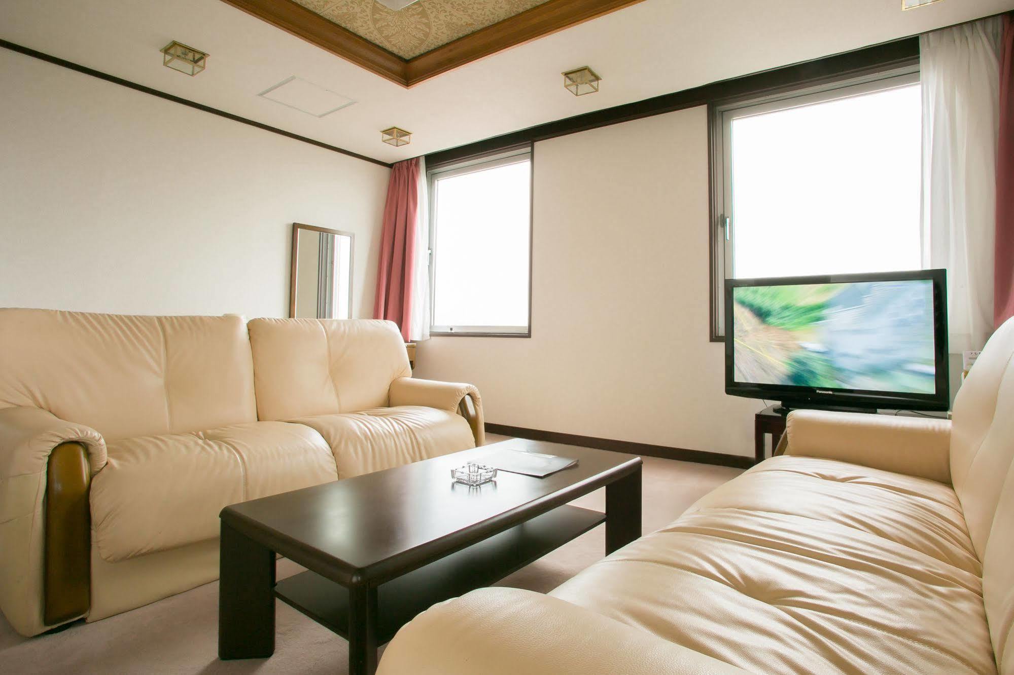 Obihiro Grand Hotel Bagian luar foto